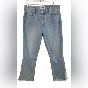Paige women’s light wash frayed edge Collete Crop Flare jeans. Size 31